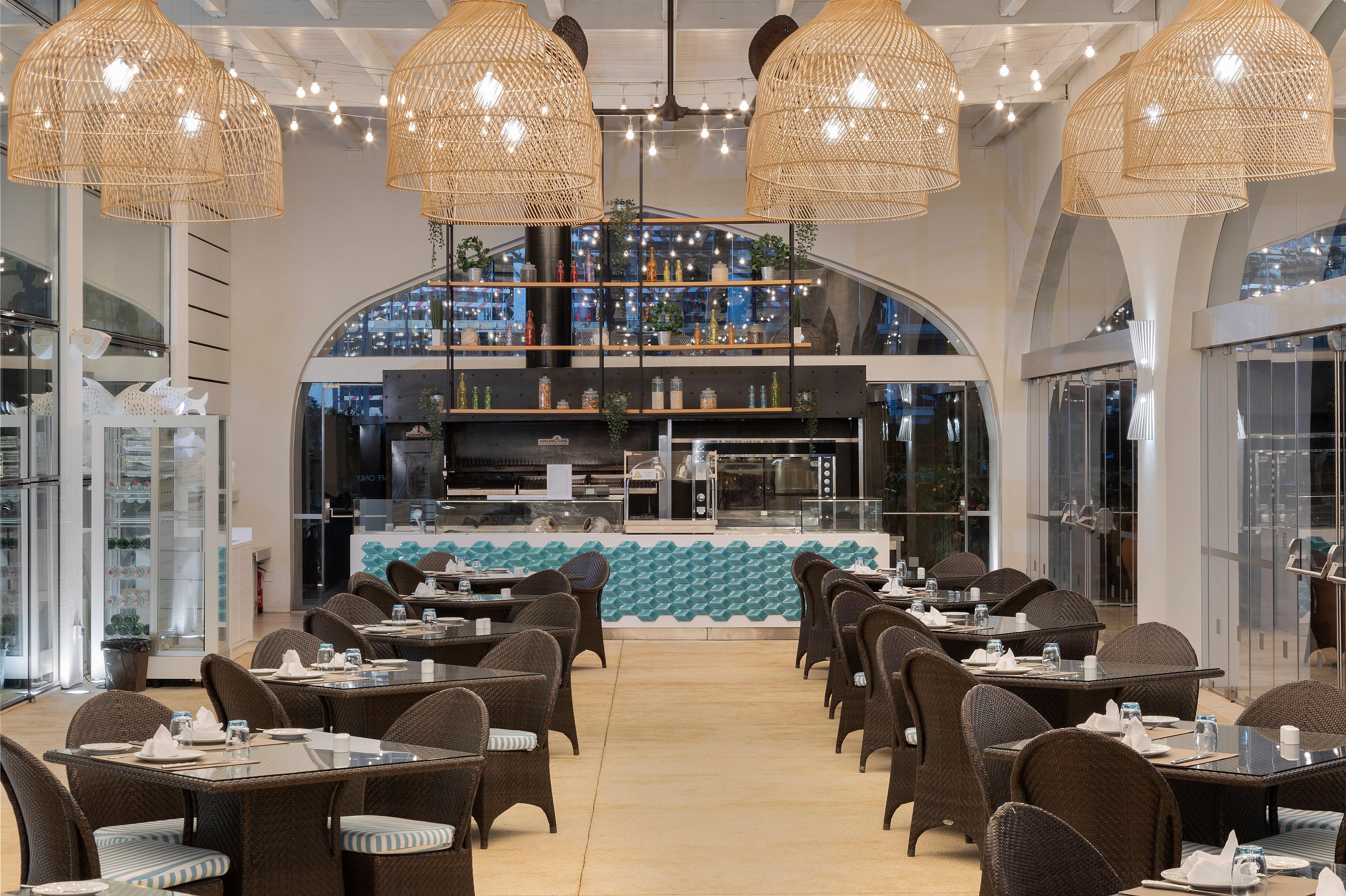 Crowne Plaza Vilamoura - Algarve By Ihg Dış mekan fotoğraf The interior of the restaurant